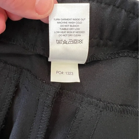 FIGS Tansen 5 Pocket Jogger Scrub Pants in Black, size L - Picture 9 of 10